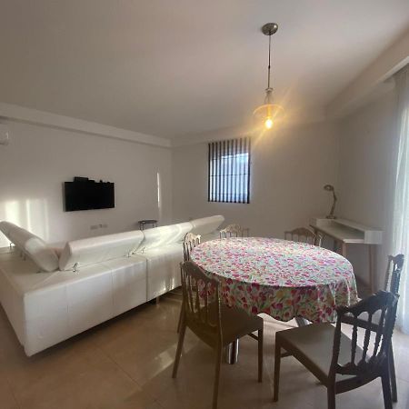 Cozy 2 Bedroom Apartment Near Seafront Gzira Esterno foto