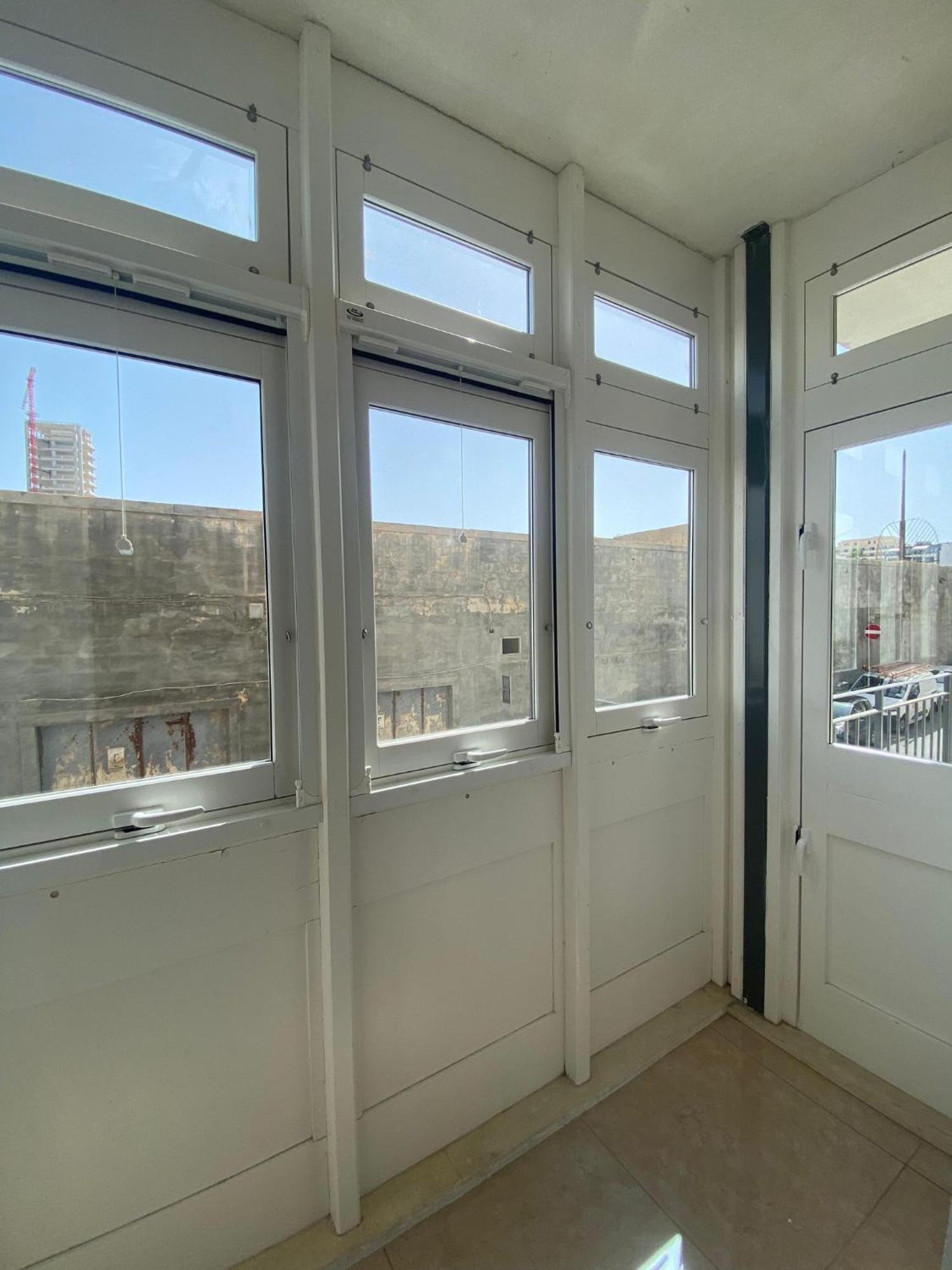 Cozy 2 Bedroom Apartment Near Seafront Gzira Esterno foto